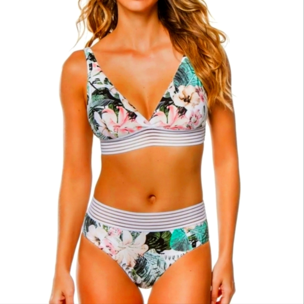 Azura Australia bikini